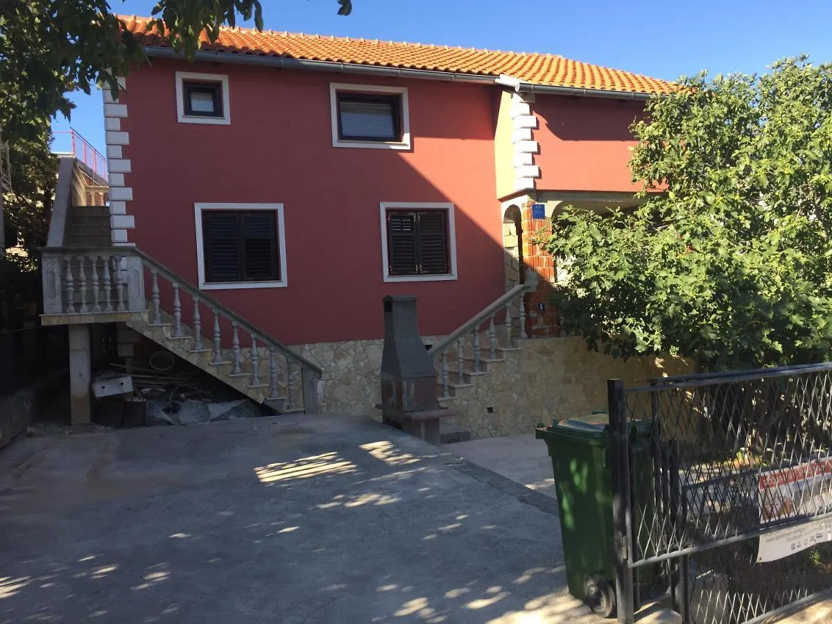 Guest house Apartmani Ela Gornji Karin